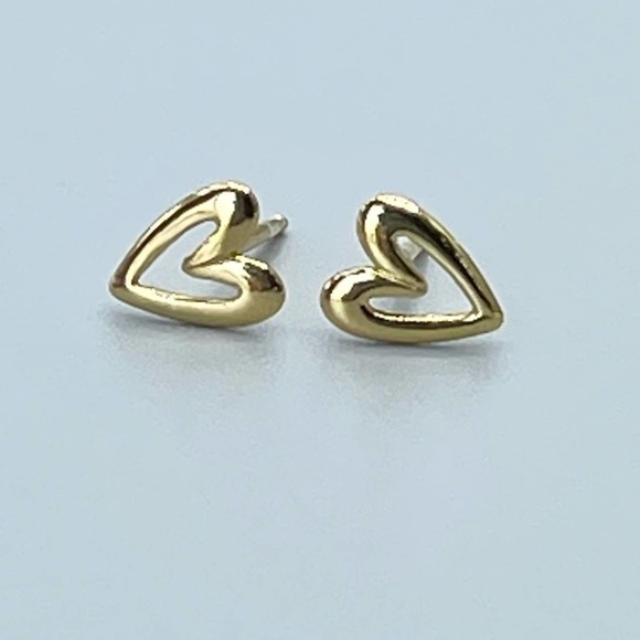 Gold Simple Heart Tiny Stud Earrings - Picture 3 of 7
